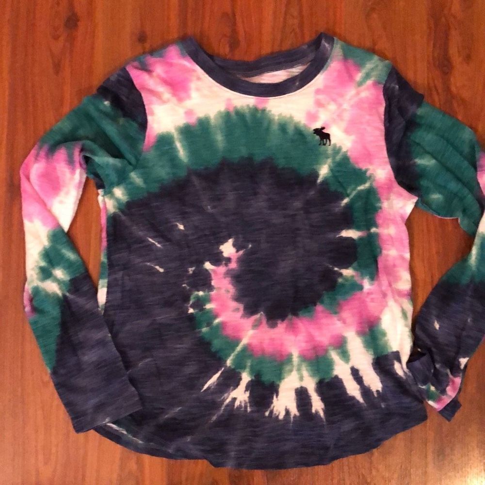 Abercrombie and Fitch long sleeve tie-dye T-shirt size kids 9